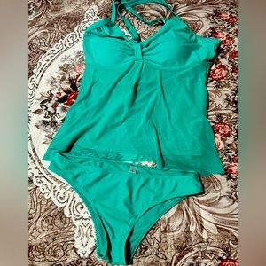 NWOT Women’s Mint Green Tankini Swimsuit - size L